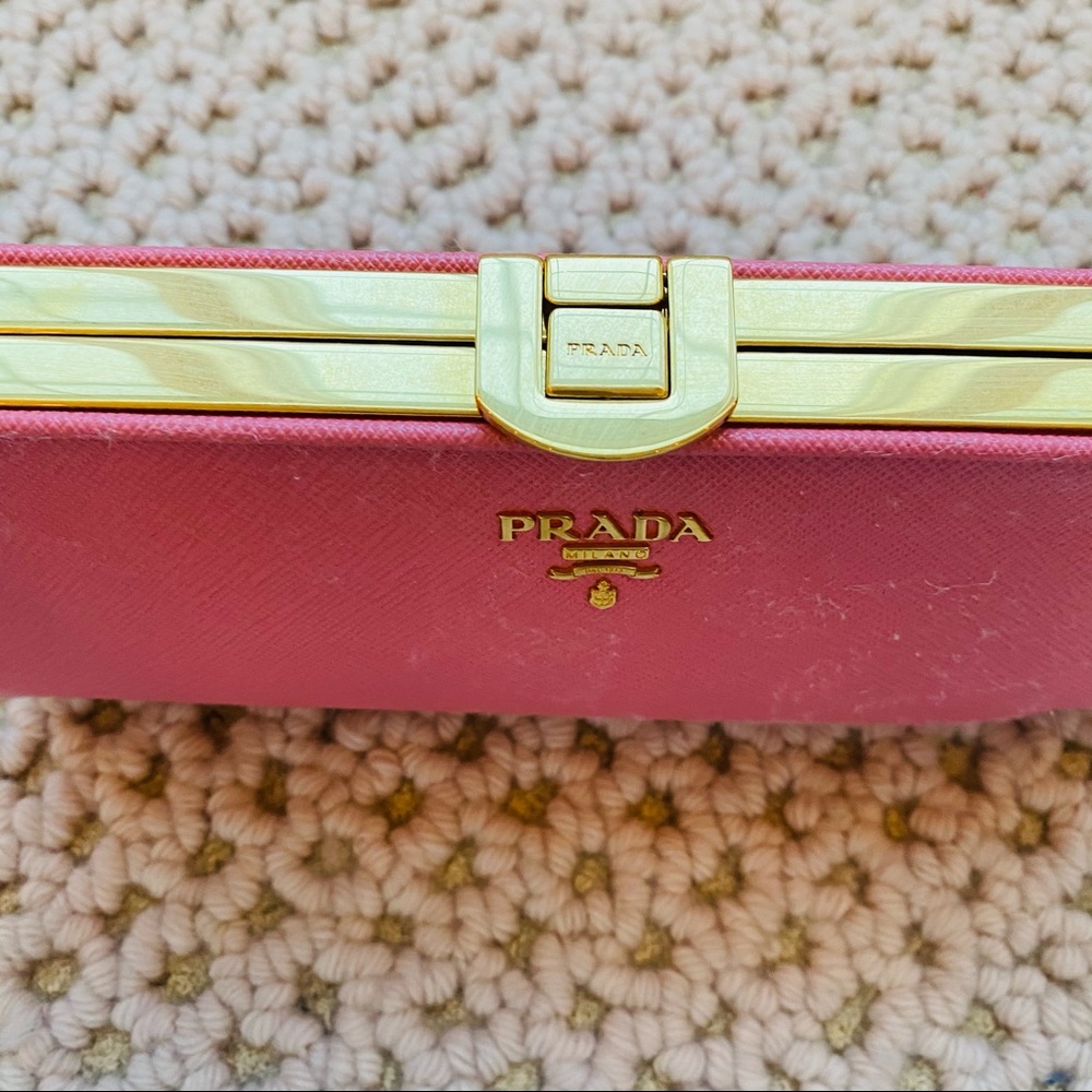NWOT Prada Clutch Pink Rare w/gold hardware - Picture 8 of 9